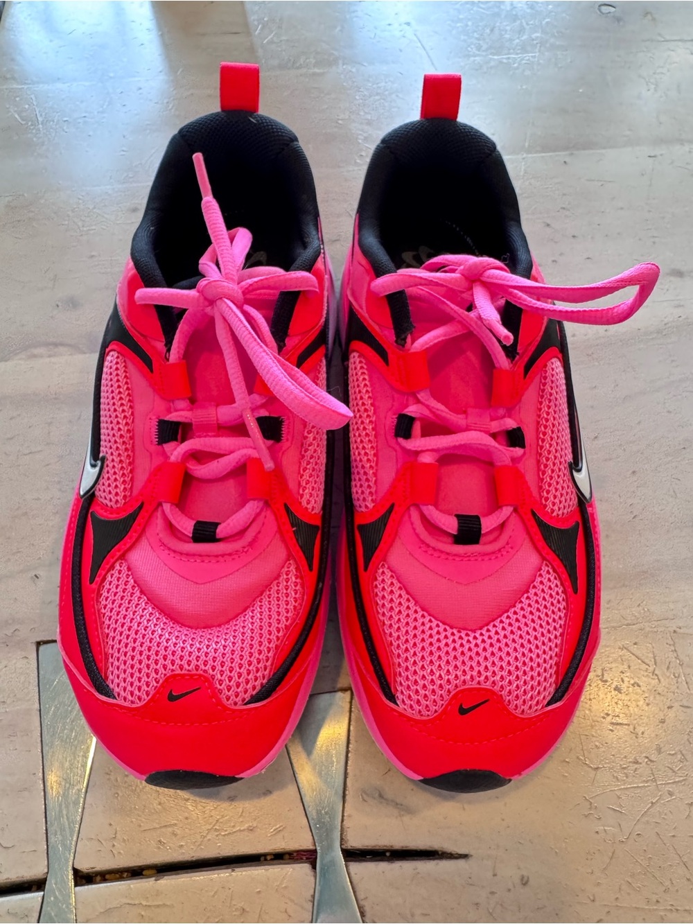 New without box Nike hot pink sneakers size 7